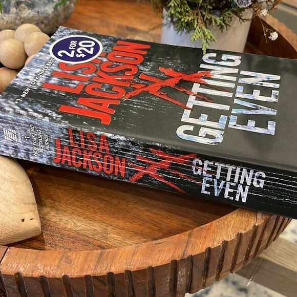 Lisa Jackson, Getting Even: A Novel - Picture 4 of 5